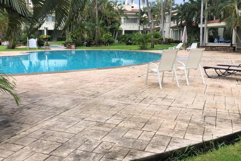 Hermoso Apartamento En Manzanillo Con Alberca Y Cancha De Tenis, Ideal Para Relajarse Y Disfrutar De Una Escapada Tranquila En El Paraiso Tropical Екстериор снимка