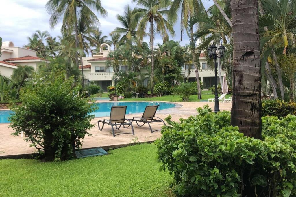 Hermoso Apartamento En Manzanillo Con Alberca Y Cancha De Tenis, Ideal Para Relajarse Y Disfrutar De Una Escapada Tranquila En El Paraiso Tropical Екстериор снимка
